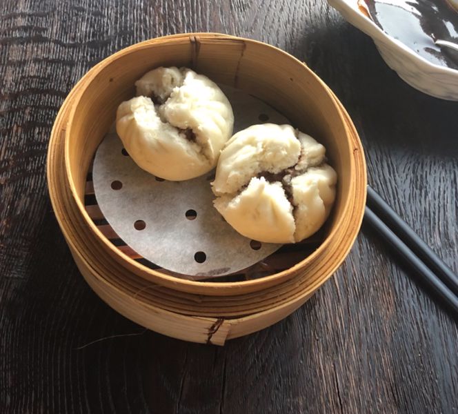 Фото Бун Чар Чиу Бао З Куркою Барбекю у BAO