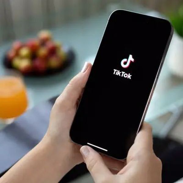 Эффект тарелки: 7 блюд, которые стали вирусными в TikTok, и почему гости заказывают их только ради фото
