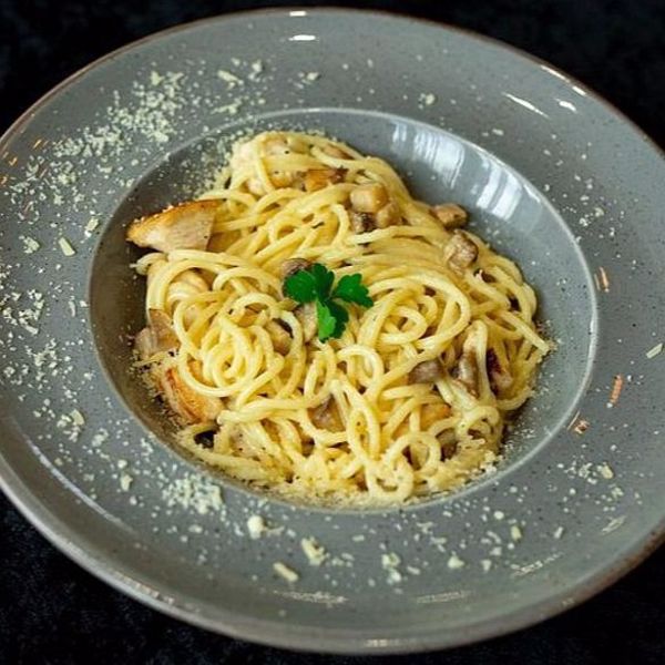Фото Паста с курицей и грибами в Альтбир