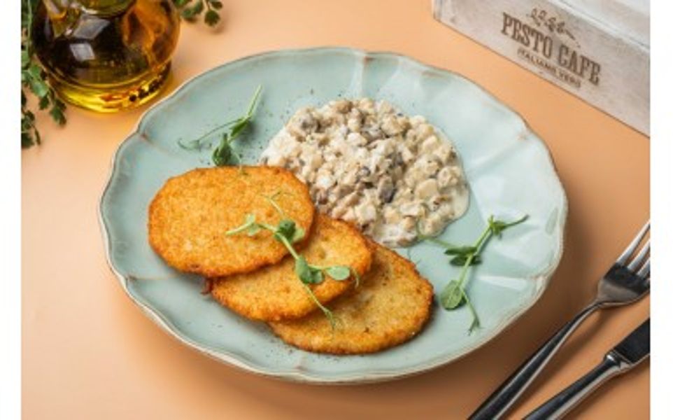 Фото Деруни з куркою та грибами в Pesto Cafe