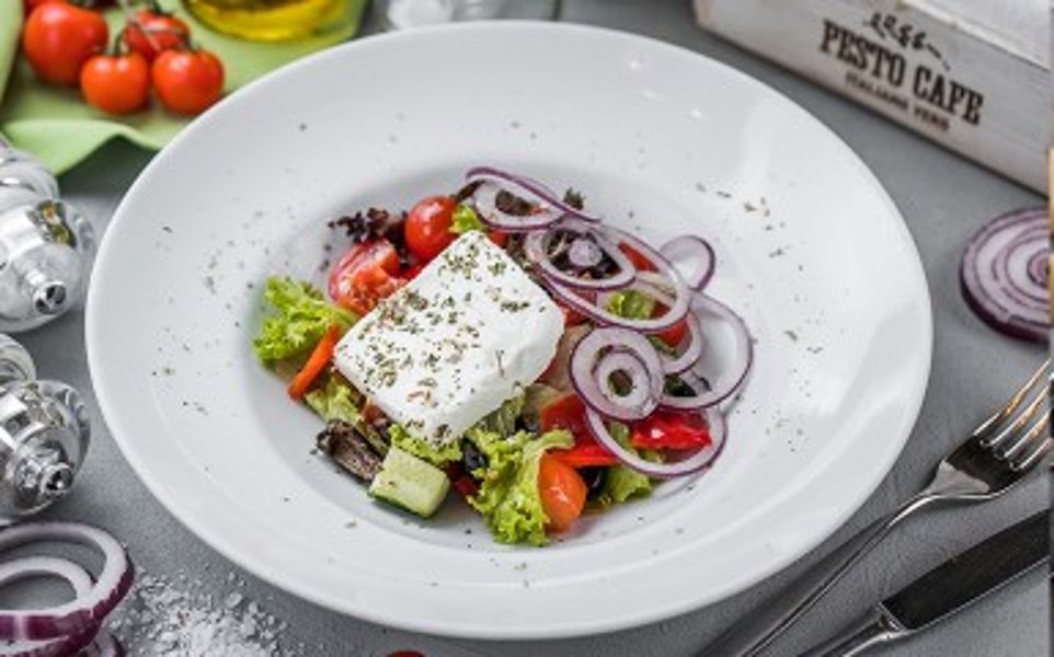 Фото Салат Грецький в Pesto Cafe