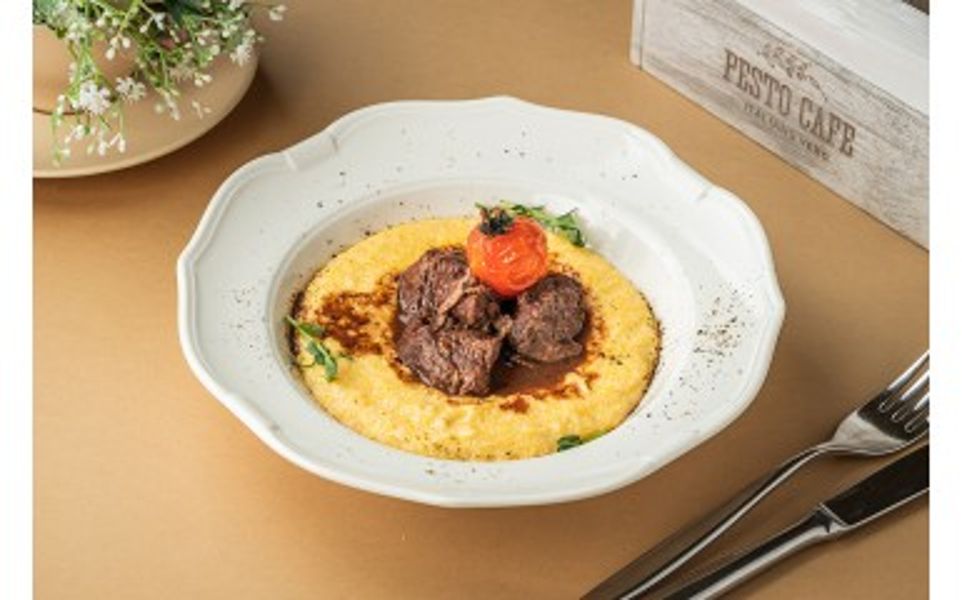 Фото Щоки яловичі з полентою у Pesto Cafe
