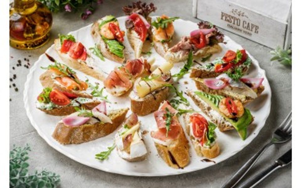Фото Асорті брускет у Pesto Cafe
