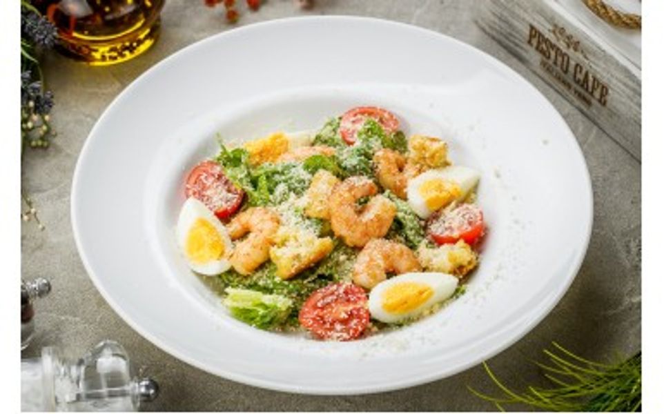 Фото Салат Цезар з креветками в Pesto Cafe