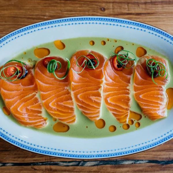 Фото Лосось з соусом юзу-халапеньйо в Fish & Pussycat Sushi Bar