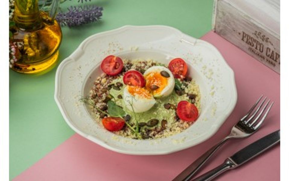Фото Сніданок з гречкою та яйцем в Pesto Cafe