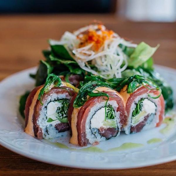 Фото Тунець з авокадо і тагараші в Fish & Pussycat Sushi Bar
