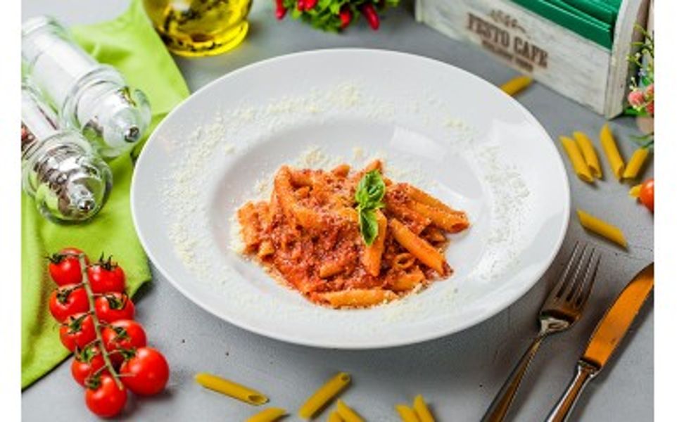 Фото Паста з м`ясним соусом Болоньєзе в Pesto Cafe